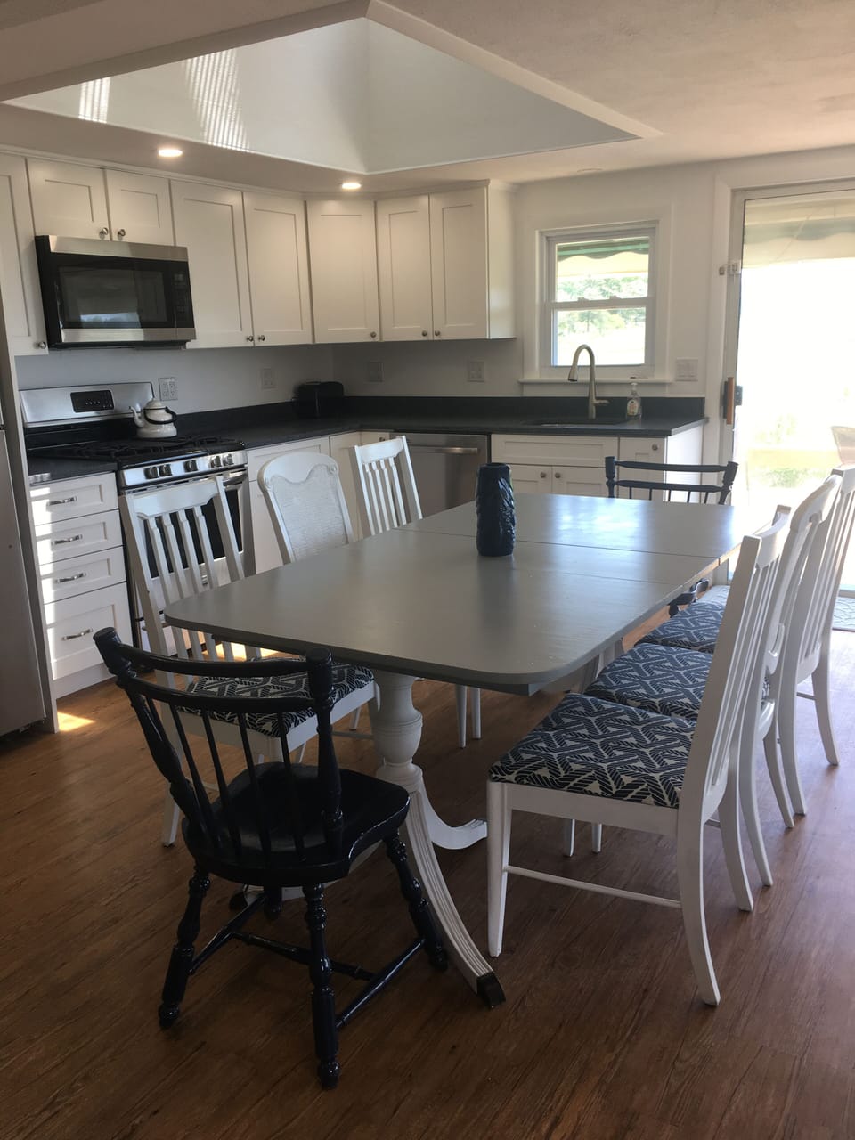 Seating for 8 in this open kitchen with water views