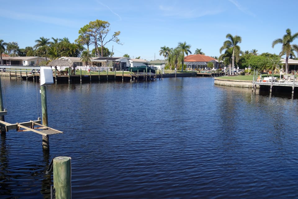 200 foot Wide intersecting canal views