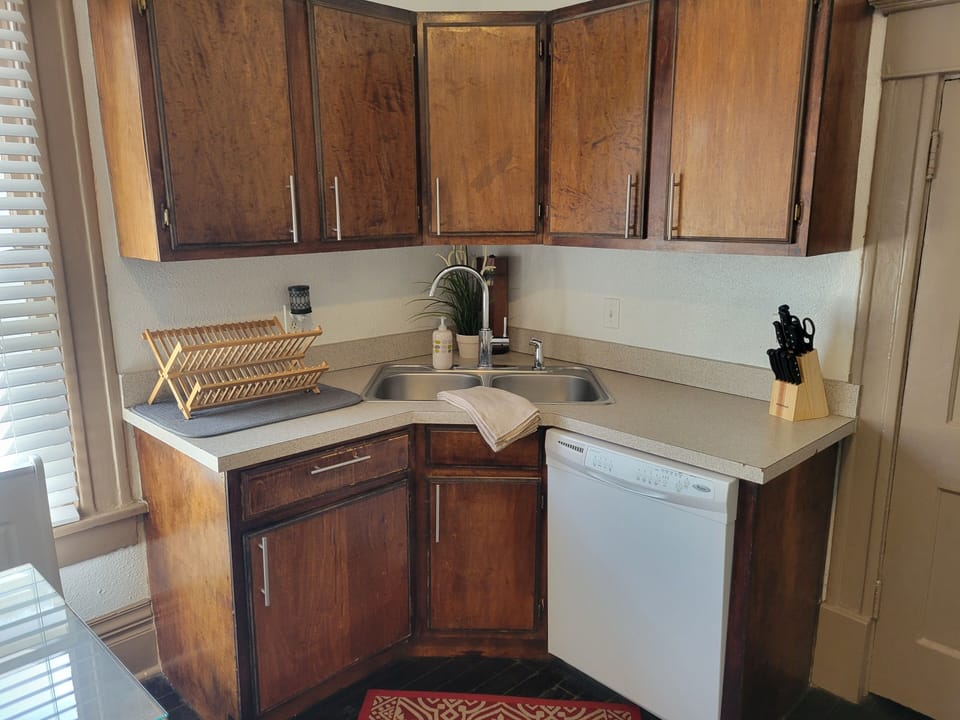 Fully stocked kitchen.