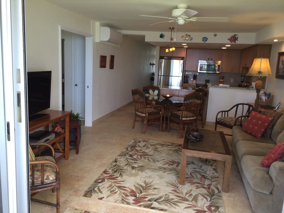 Living area, main bedroom on the left