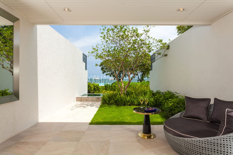 Beachfront Pool Suite Ground Floor