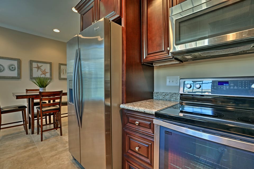 Kitchen | Cooking Basics | Coffee Maker | Paper Towels/Trash Bags Provided