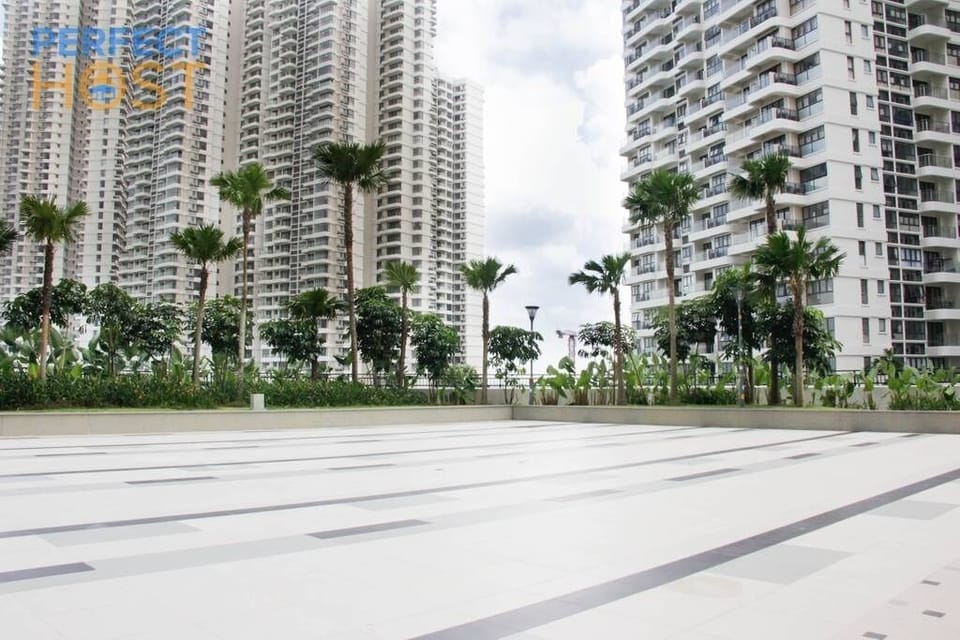JB #15 Beachside view 2BR in Danga Bay