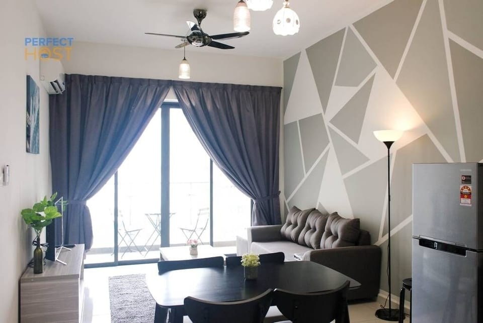 JB #15 Beachside view 2BR in Danga Bay