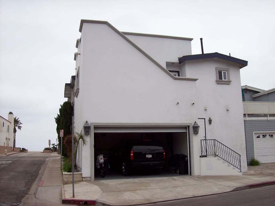 Back of House/Garage on Neptune Ave