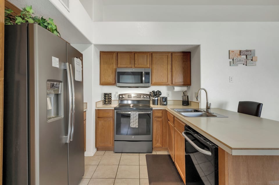 Slate fingerprint resistant appliances