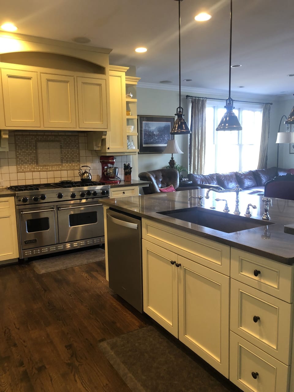 Gourmet Kitchen with large Viking Professional Gas Stove 