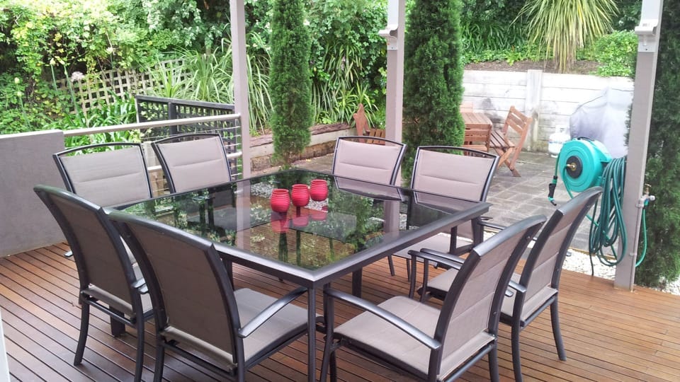 Upper Level Deck (Backyard)