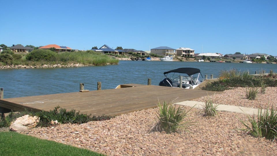 Waterfront Property - Own private Jetty, Paddle Board, Canoes House in South Australia