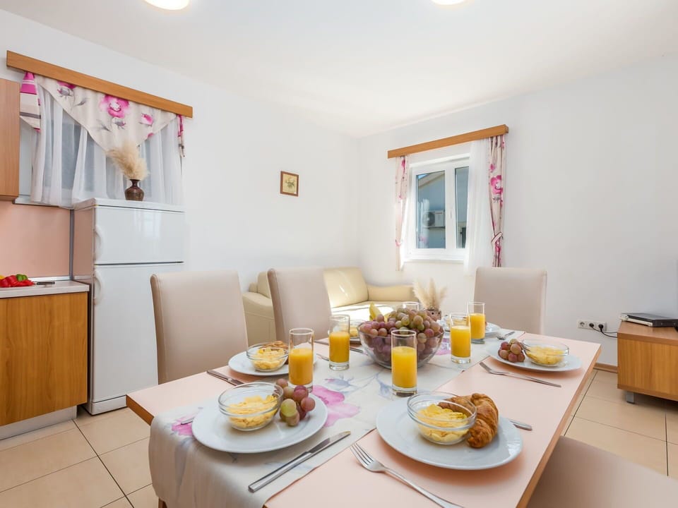Room, Property, Yellow, Furniture, Interior Design, Breakfast, Real Estate, Table, Building, House