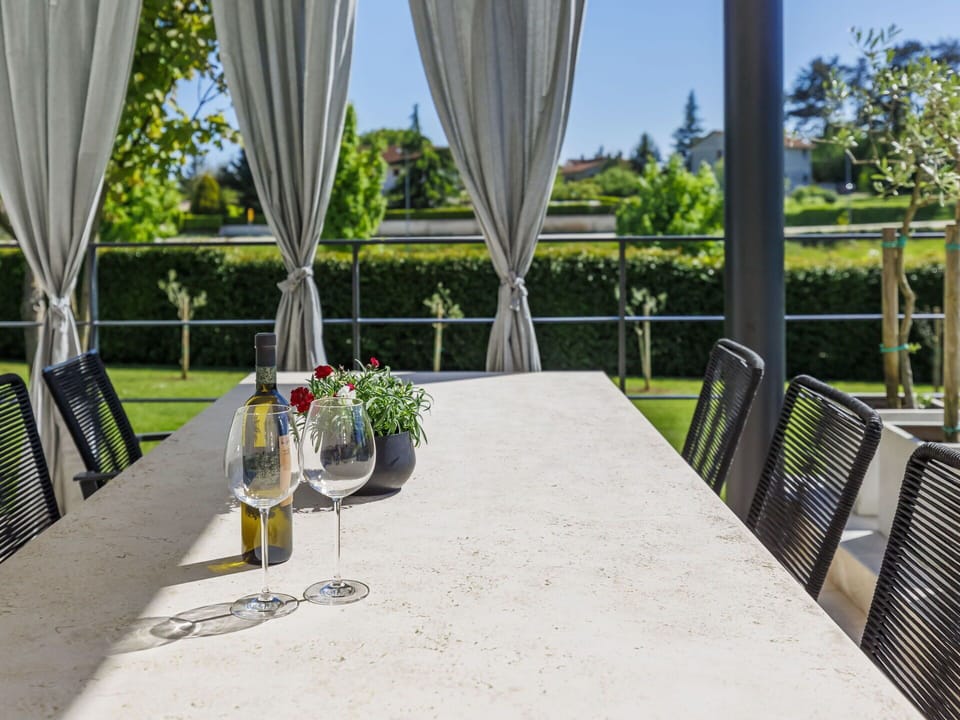 Table, Plant, Building, Daytime, Furniture, Chair, Sky, Tree, Botany, Shade