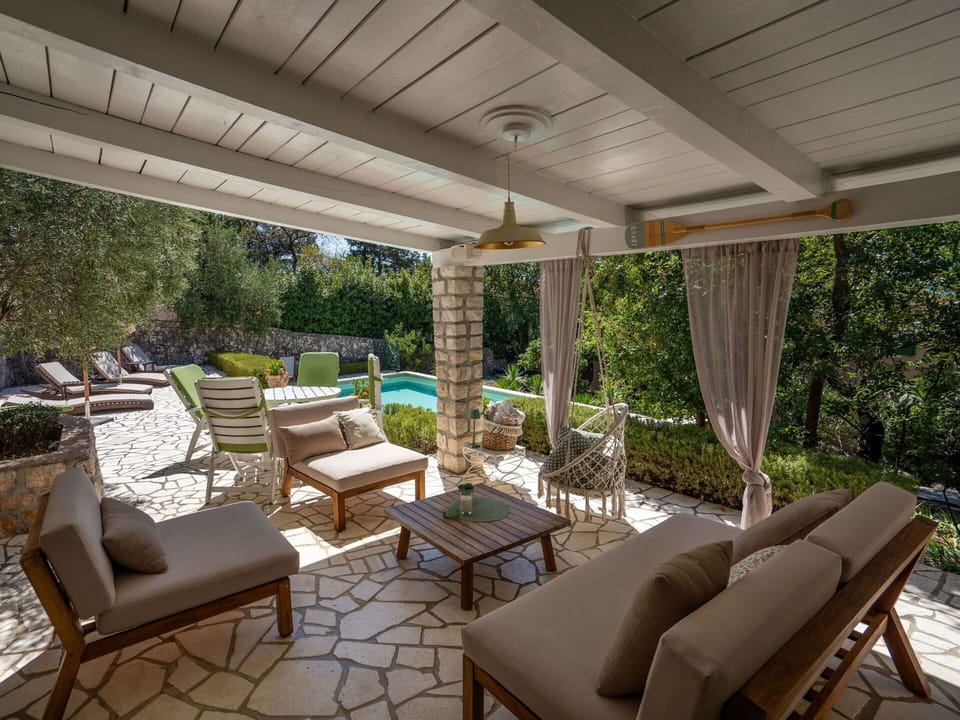 Plant, Furniture, Property, Shade, Interior Design, Lighting, Chair, Table, Floor, Tree