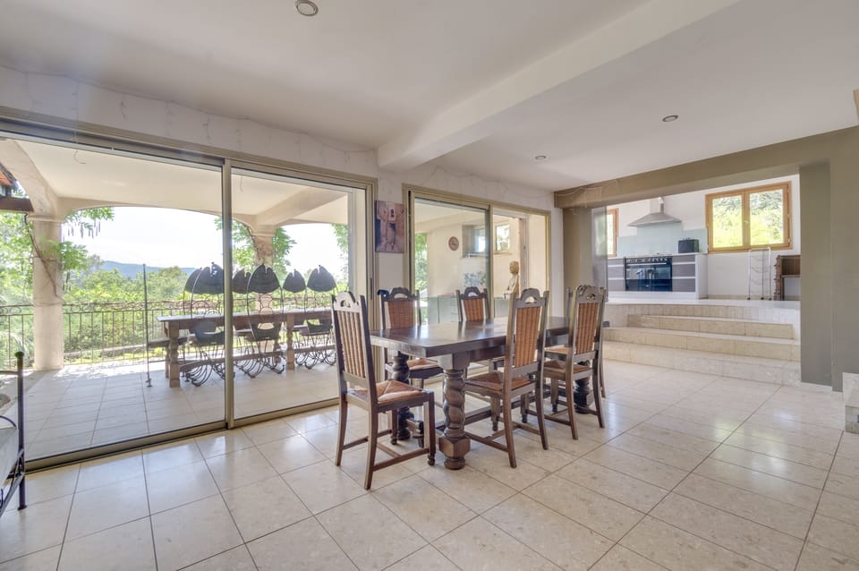 Dining areas 