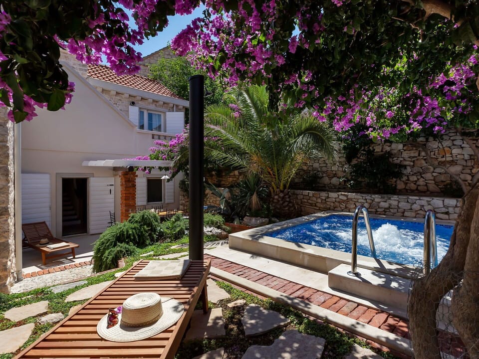 Plant, Building, Water, Flower, Window, Architecture, House, Wall, Swimming Pool, Real Estate