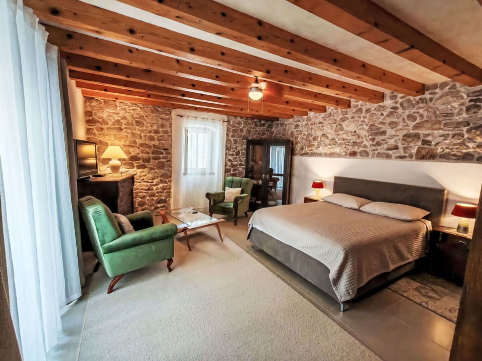 Furniture, Wall, Interior Design, Bedroom, Ceiling, Bed, Flooring, Floor, Room, Bed Sheet