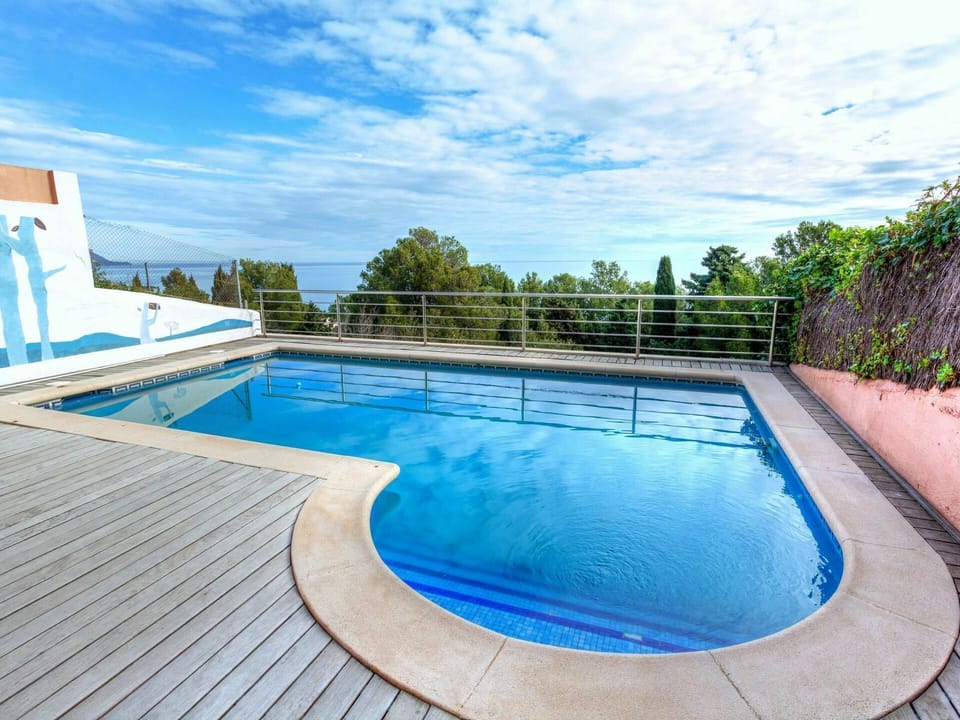 Swimming Pool, Property, Real Estate, Water, Leisure, House, Home, Building, Estate, Architecture