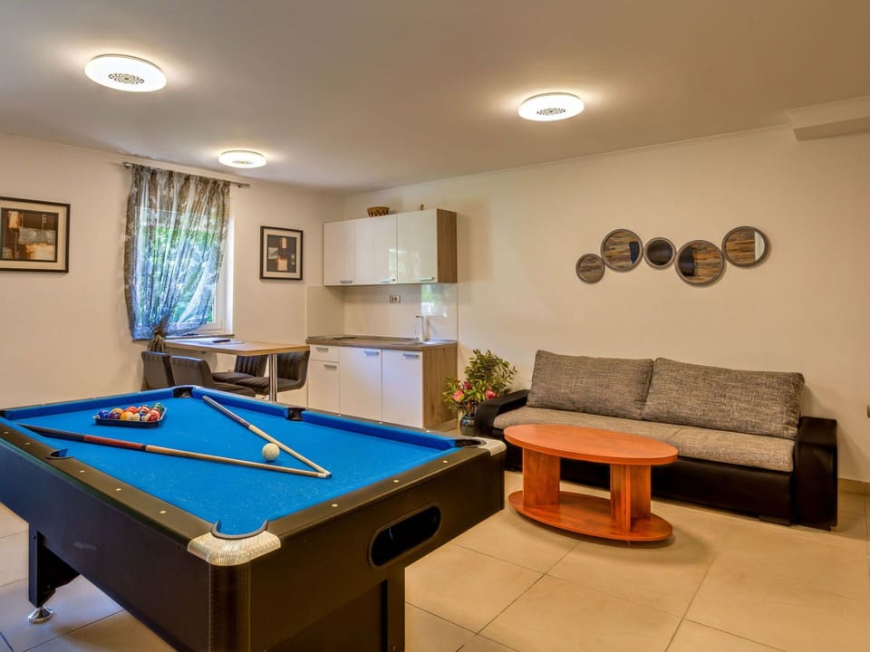 Billiard Room, Recreation Room, Billiard Table, Room, Furniture, Pool, English Billiards, Table, Property, Games