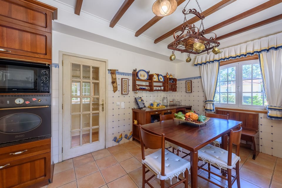 Kitchen with breakfast area