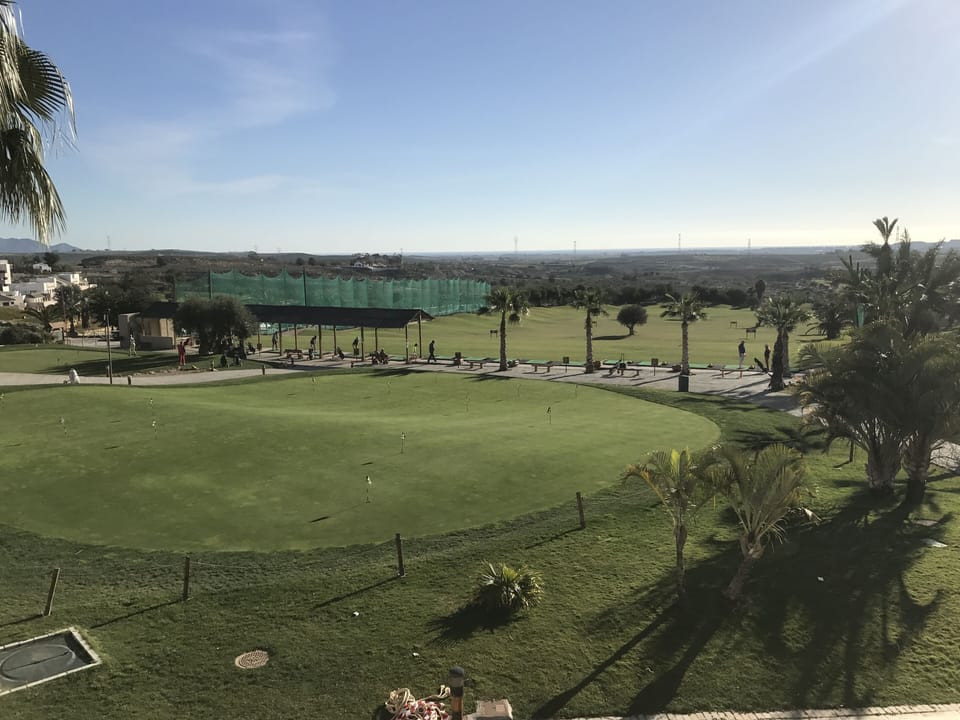 Valle del Este Practice Green / Campo de Prácticas