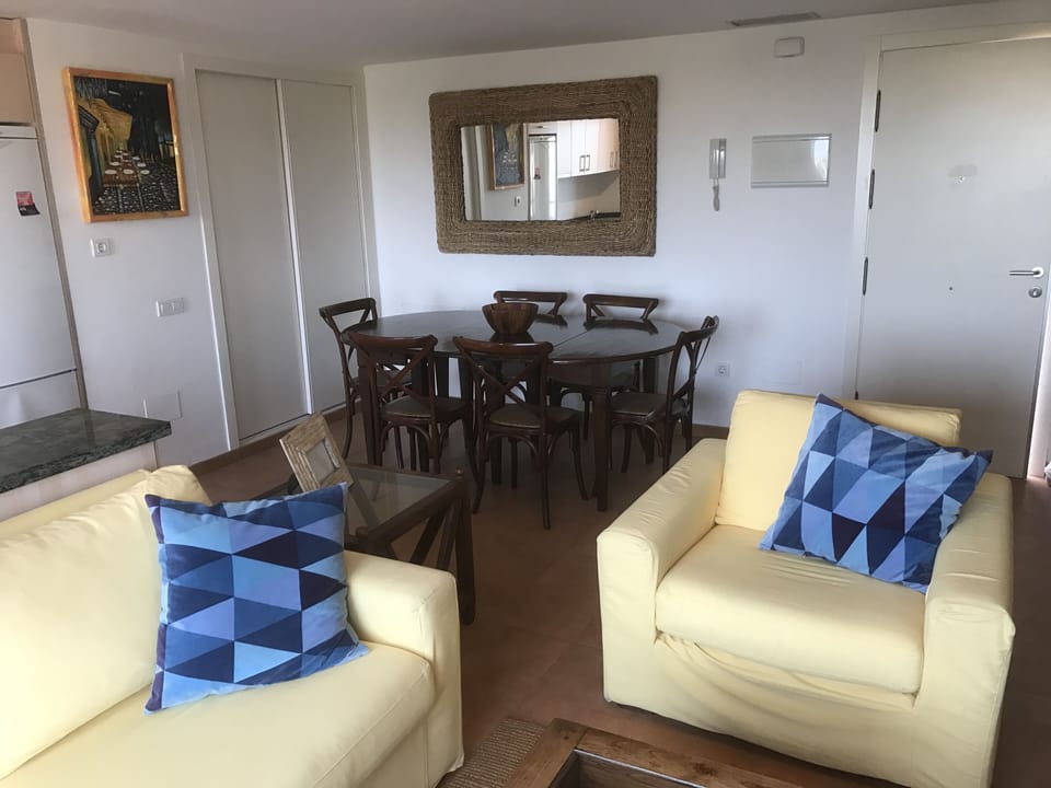 Diner / Comedor / Salle á Manger