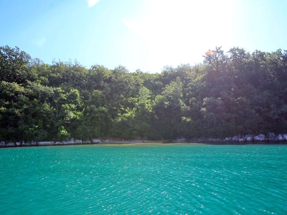 Body Of Water, Water, Sky, Water Resources, Blue, Green, Natural Landscape, Daytime, Wilderness, Lake