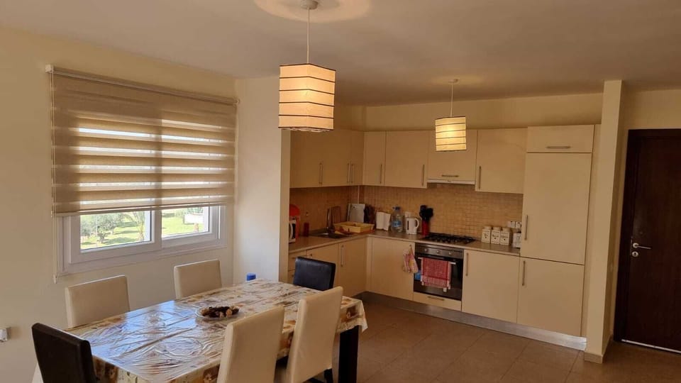 Open Plan Dining Room & Kitchen