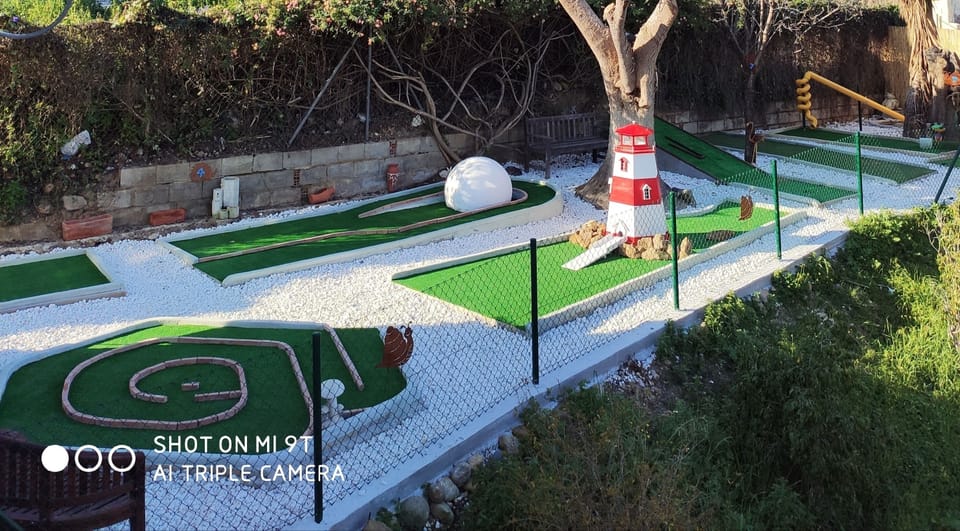 9 hole crazy golf