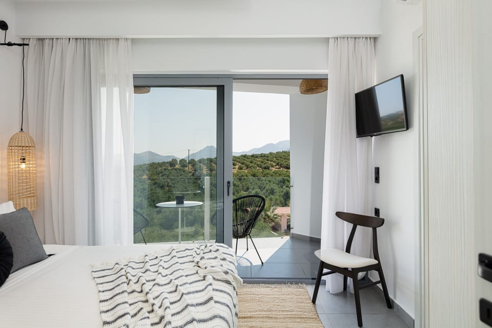 Direct access to balcony