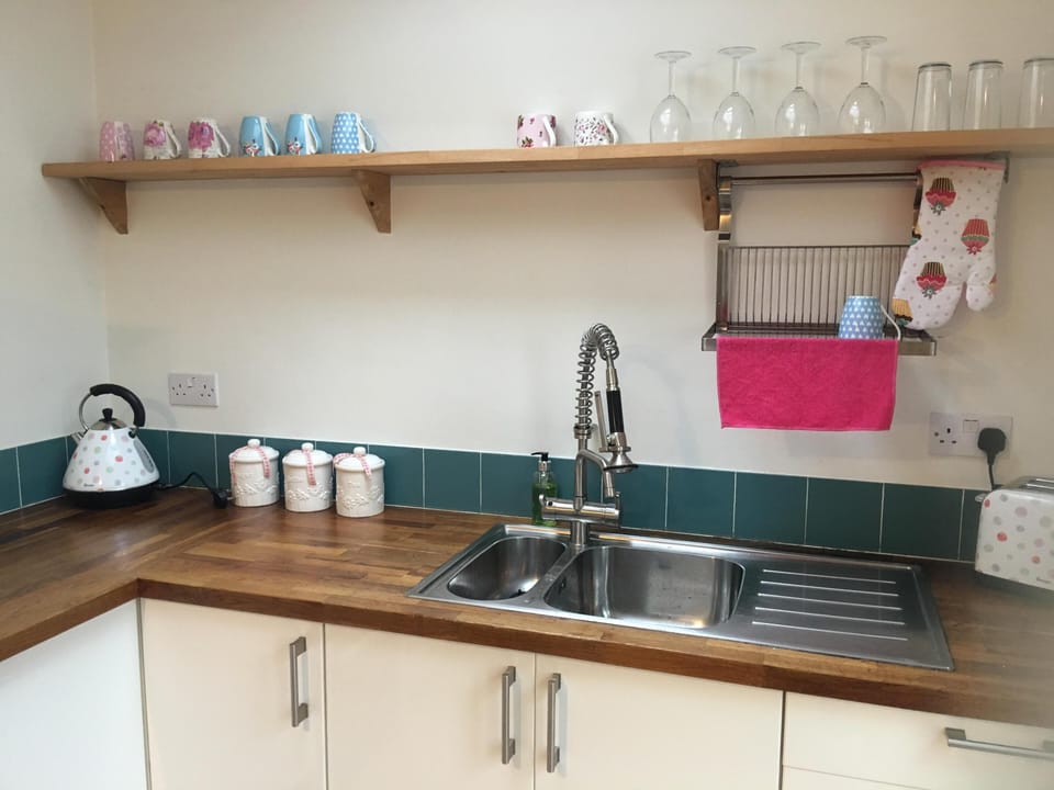 Kitchen sink area