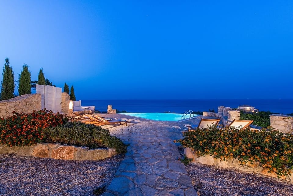 Private Infinity Pool - Amazing Sea Views