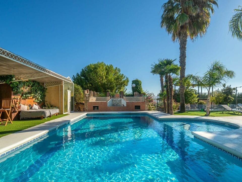 Water, Sky, Plant, Property, Swimming Pool, Nature, Azure, Building, Tree, Body Of Water