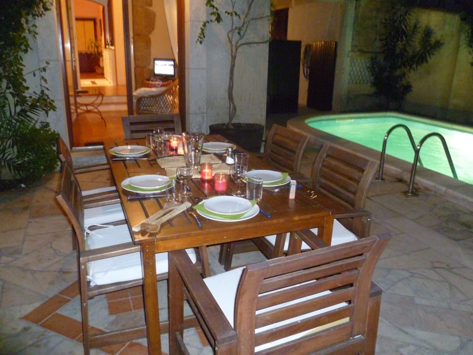 The courtyard by night