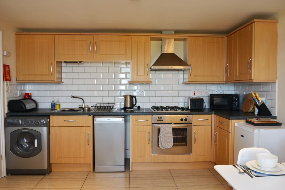 Spacious, well equipped kitchen