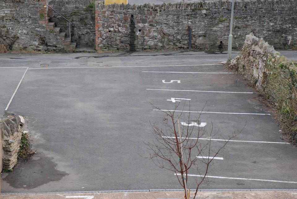 Private allocated off street parking
