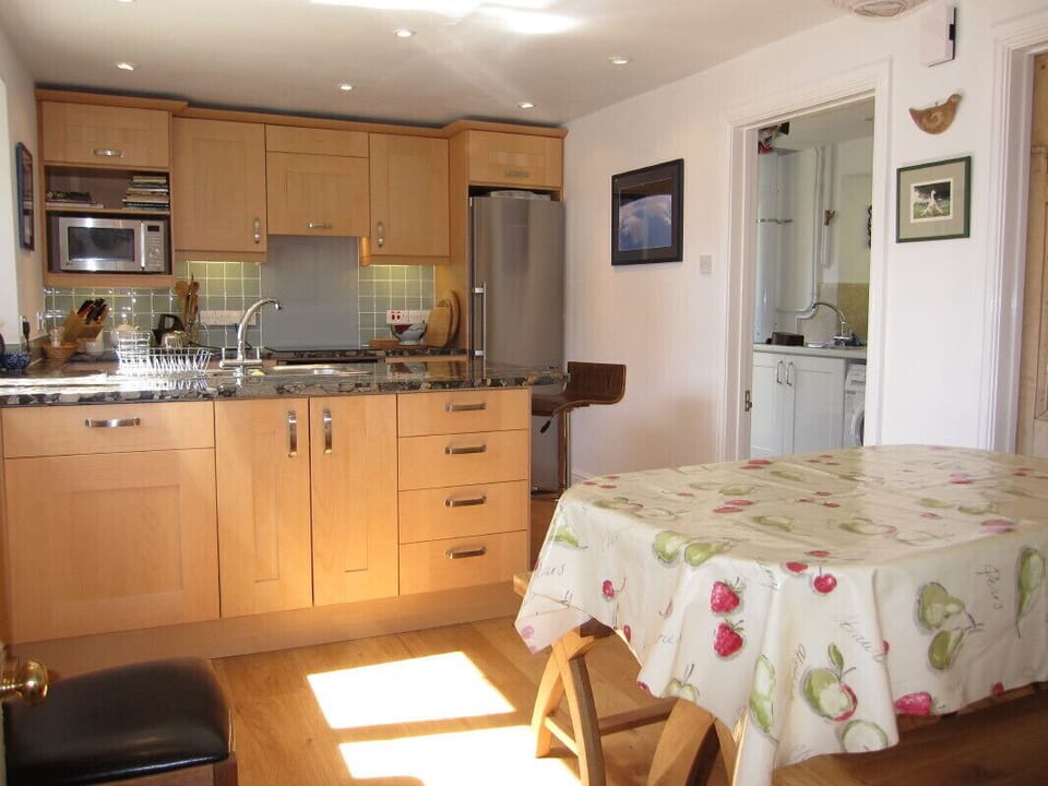 Well-equipped and spacious kitchen ...