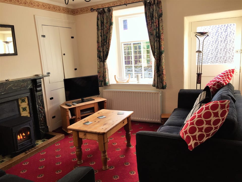 Buttercrag Lounge with Stove Lit