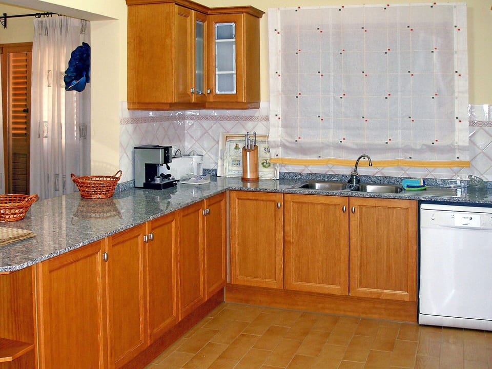 Cabinetry, Countertop, Kitchen, Room, Furniture, Property, Interior Design, Floor, Building, Tile