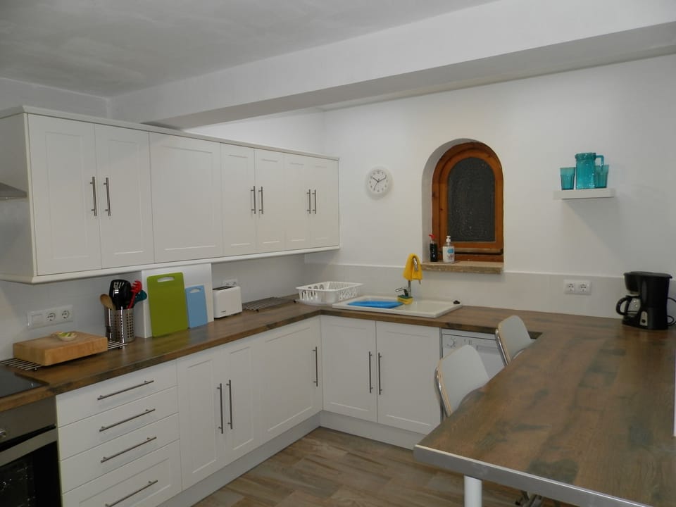 Modern kitchen