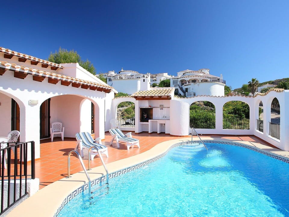 Property, Swimming Pool, Building, Real Estate, House, Estate, Villa, Vacation, Azure, Home