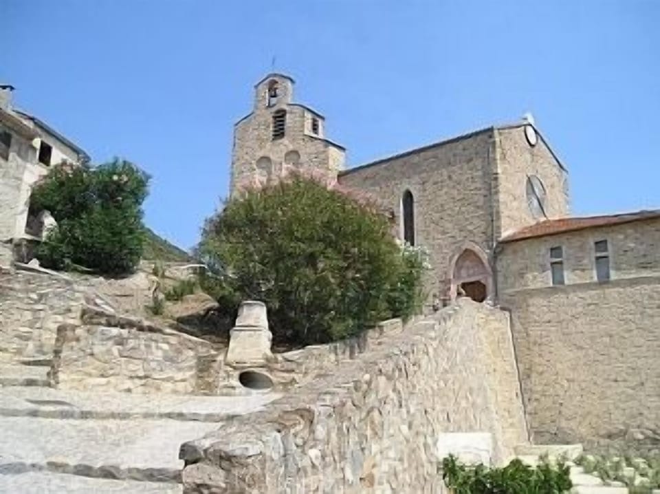 Roquebrun church