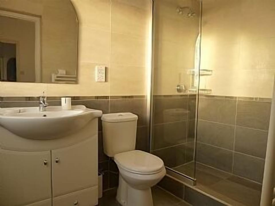 Ensuite bathroom