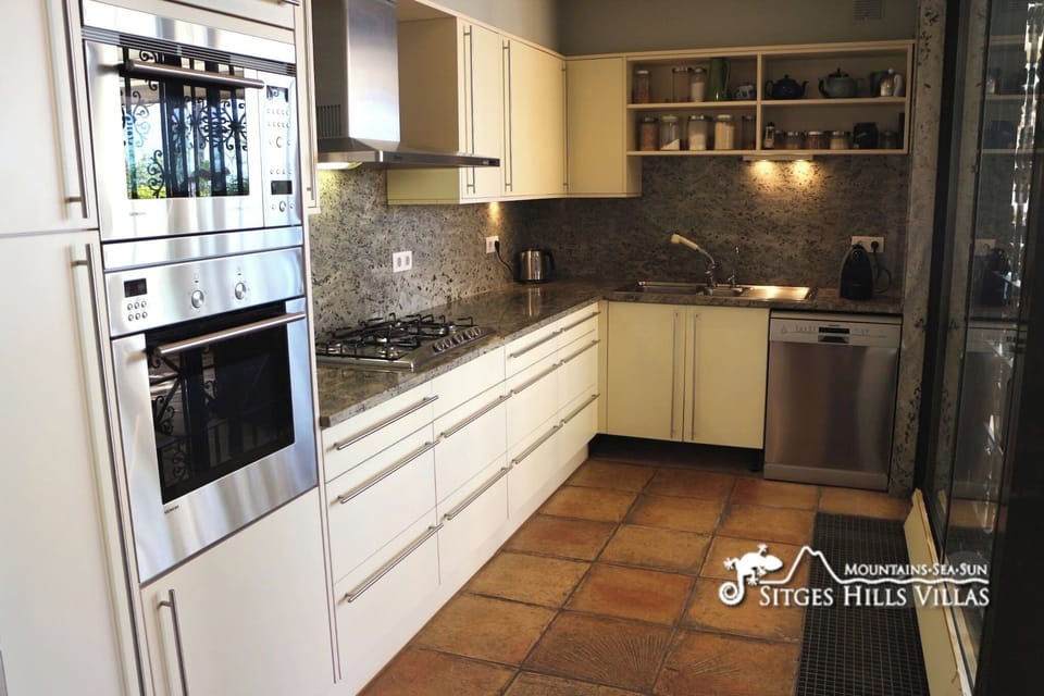 Modern and spacious kitchen.