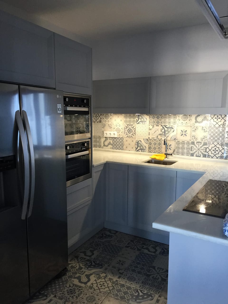 Modern kitchen 