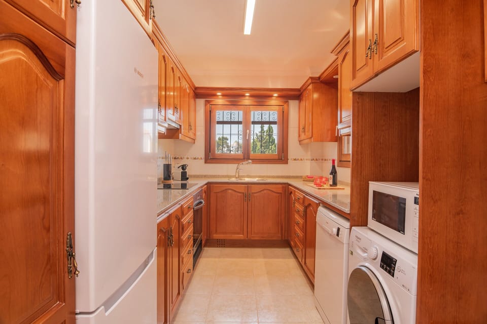 Well equipped kitchen