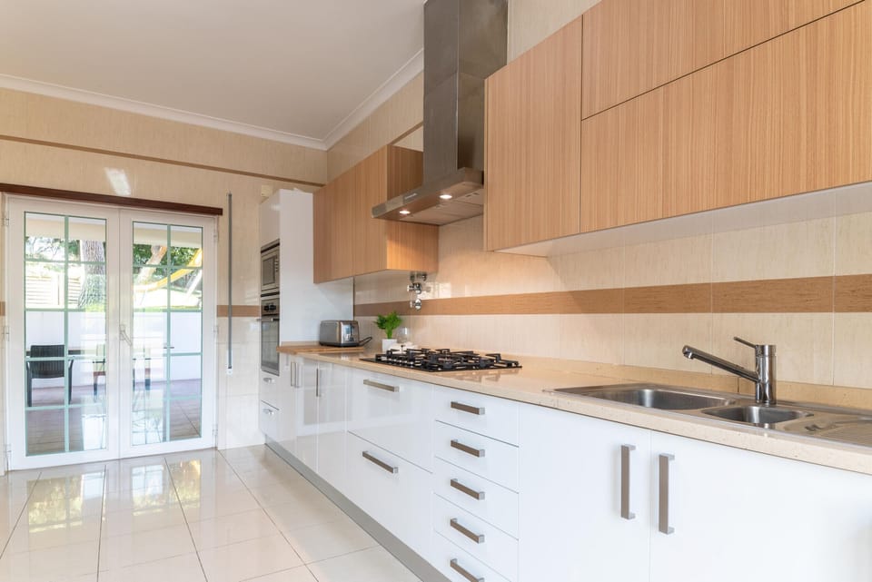 Spacious and fully equipped kitchen.