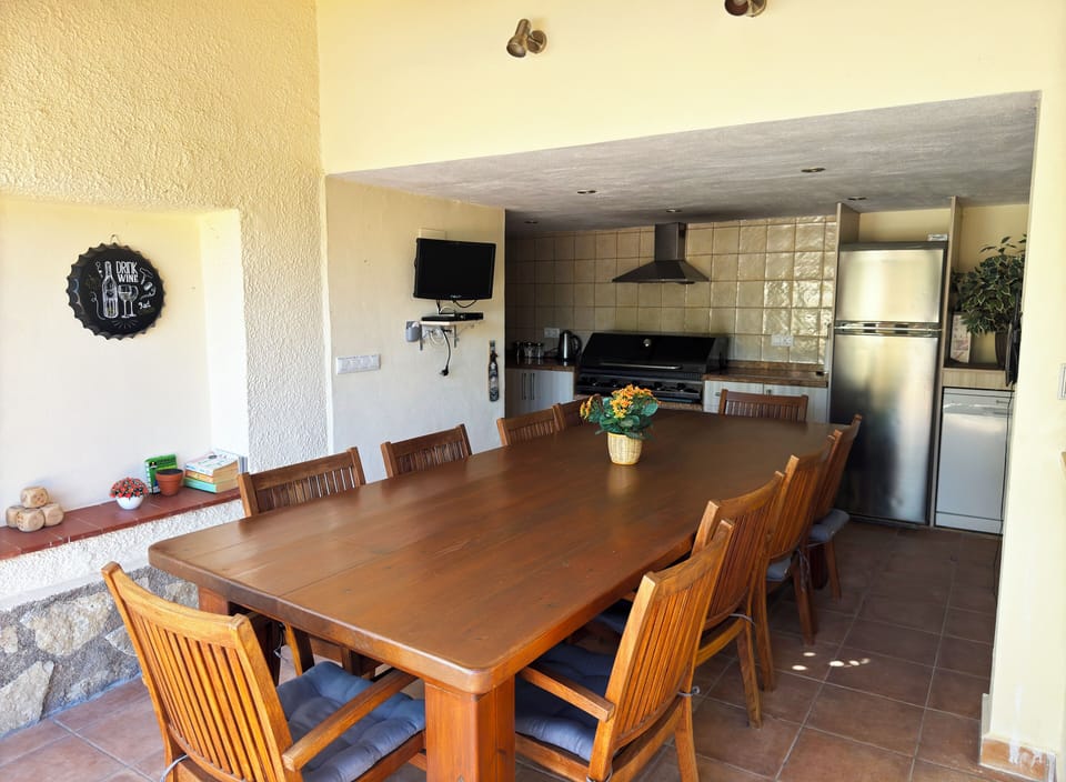 outdoor kitchen with bbq 
