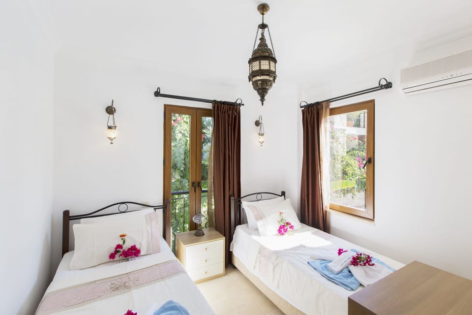 Twin Bedroom