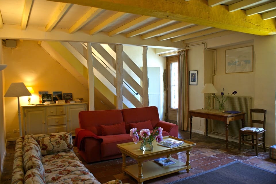 Large sitting room