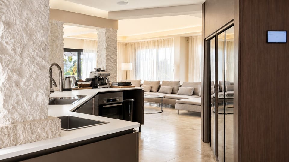 Kitchen lounge