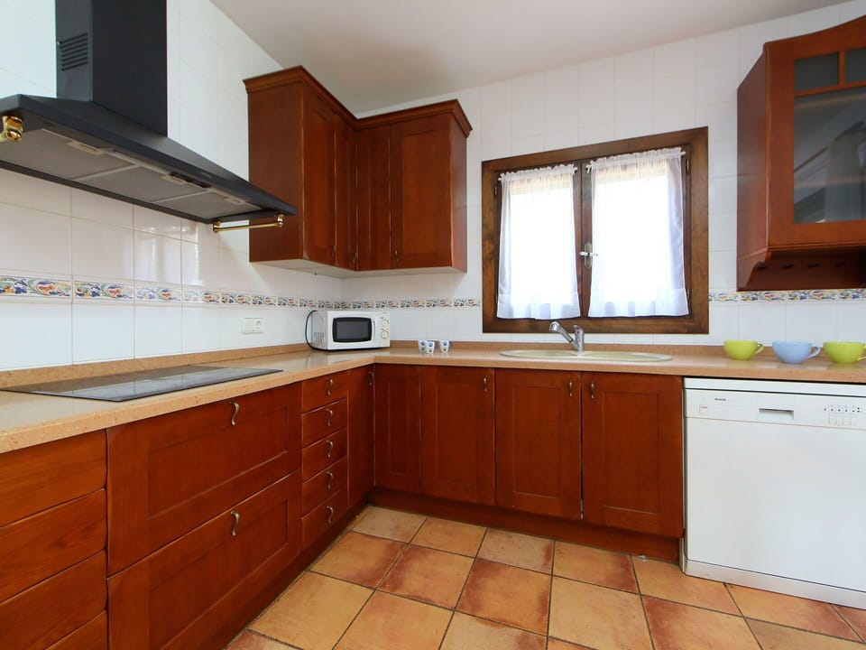 Countertop, Cabinetry, Room, Property, Kitchen, Furniture, Building, Floor, Interior Design, House